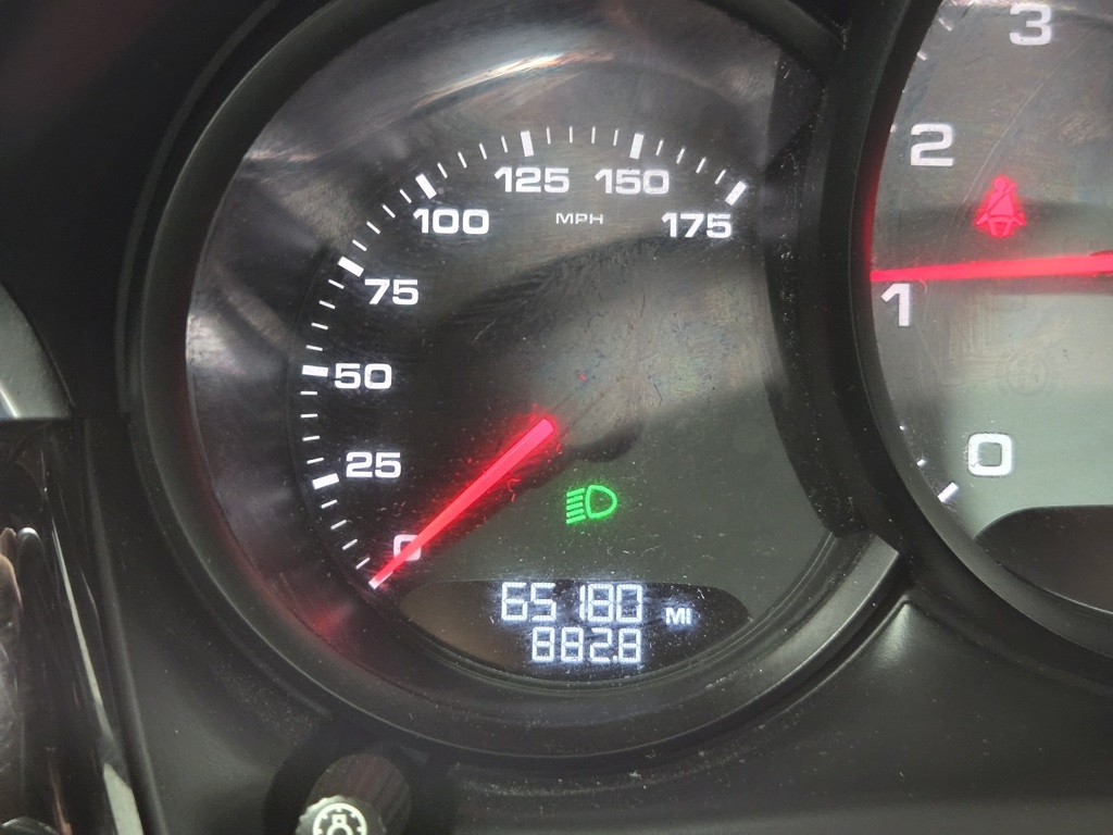 2021 Porsche Macan S Image 35 of 65