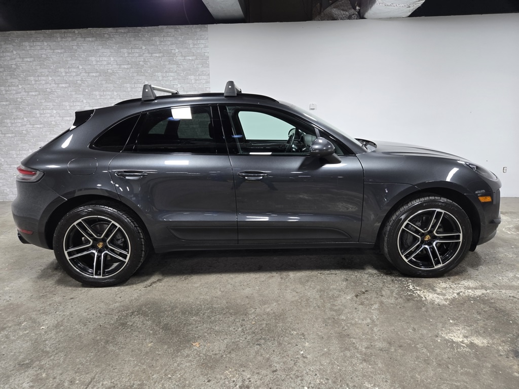 2021 Porsche Macan S Image 4 of 65
