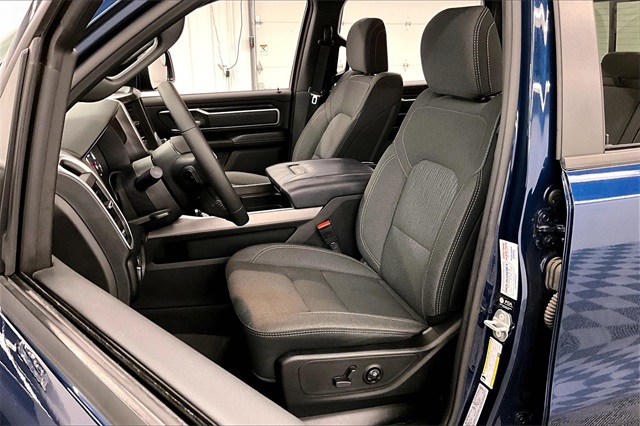 Vehicle image 18 of 41