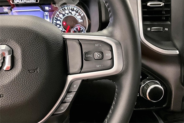 Vehicle image 22 of 41