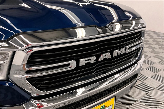 Vehicle image 27 of 41
