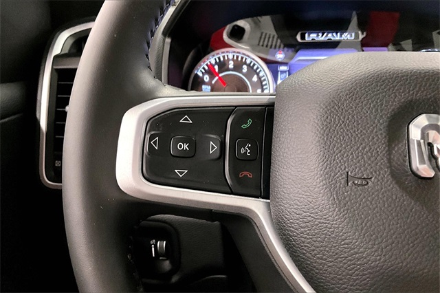 Vehicle image 21 of 41