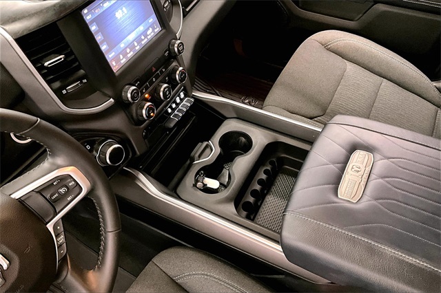 Vehicle image 13 of 41
