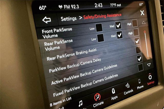 Vehicle image 21 of 34