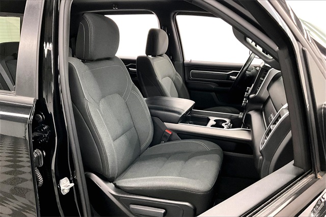Vehicle image 9 of 34