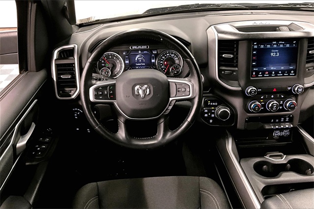 Vehicle image 15 of 34