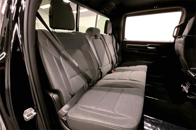 Vehicle image 8 of 34
