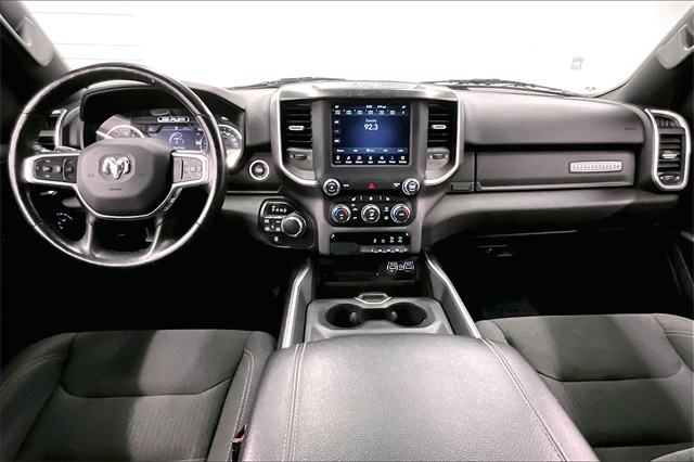 Vehicle image 14 of 34