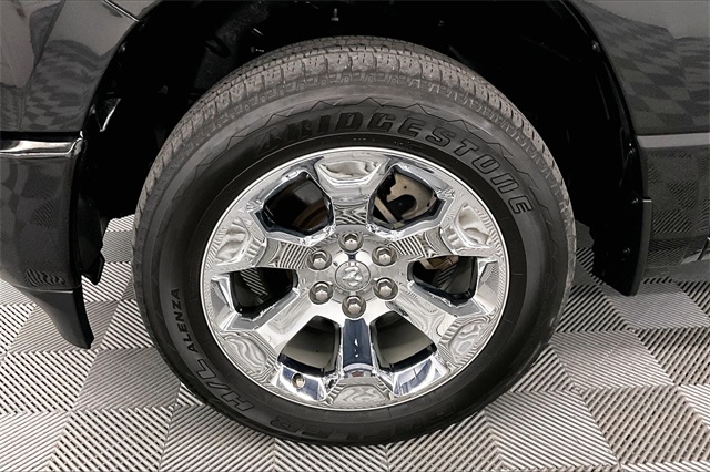 Vehicle image 7 of 34