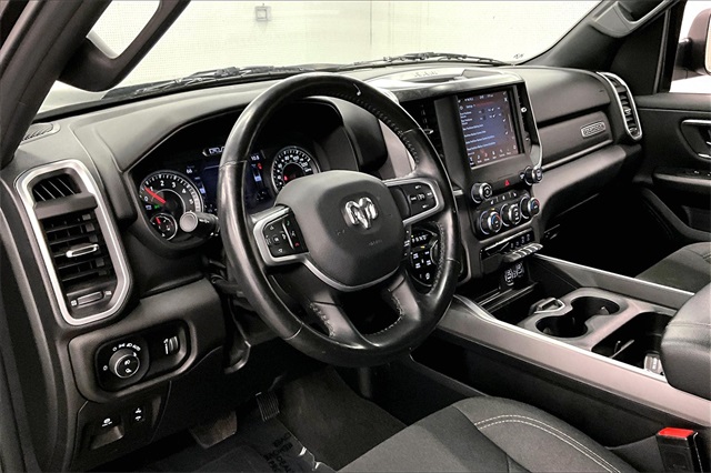 Vehicle image 13 of 34