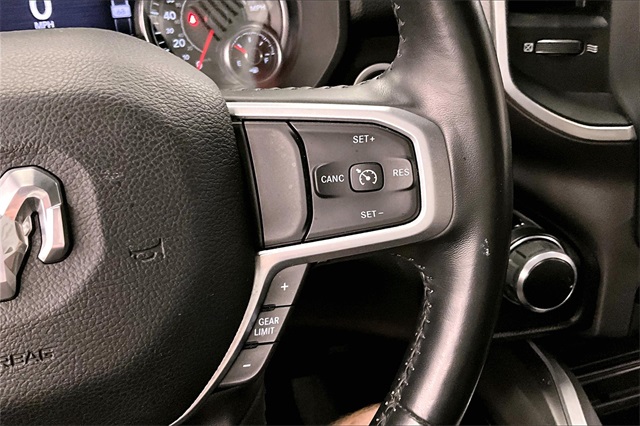 Vehicle image 16 of 34