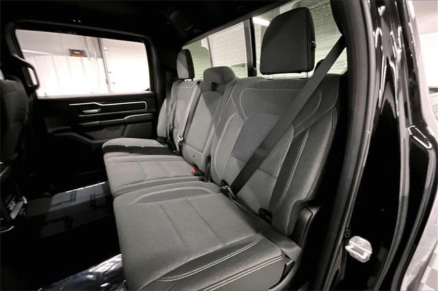 Vehicle image 10 of 34