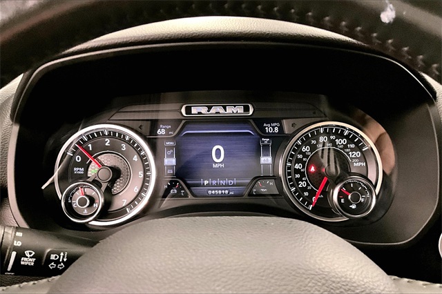 Vehicle image 18 of 34