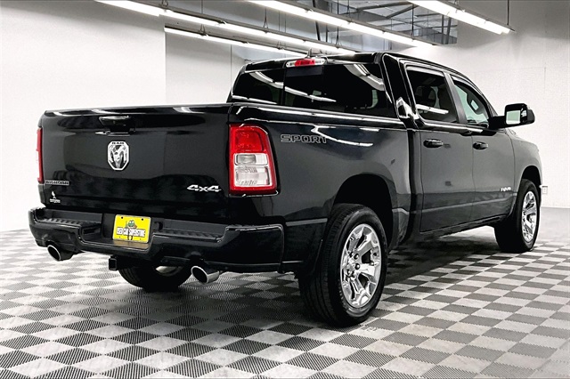 Vehicle image 4 of 34