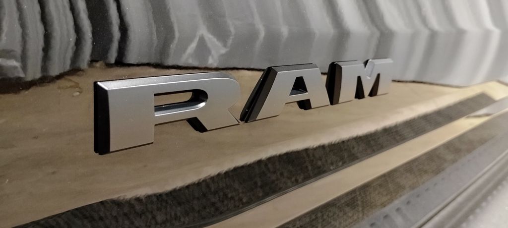Vehicle image 27 of 53