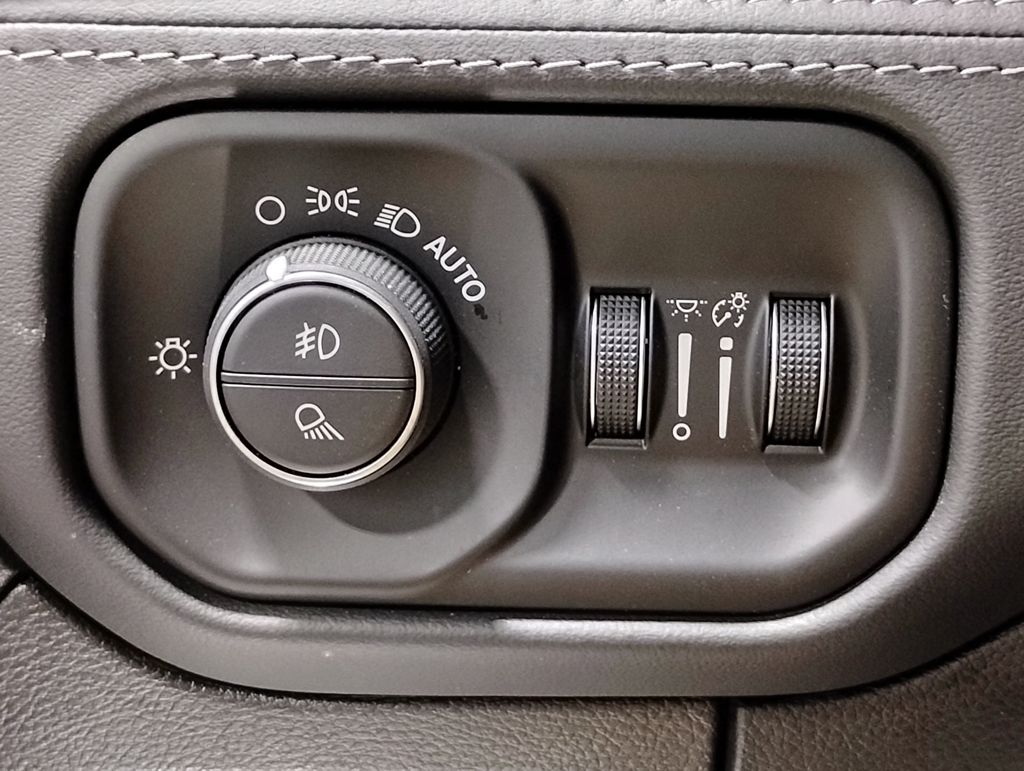 Vehicle image 29 of 53