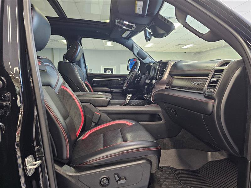 Vehicle image 14 of 29
