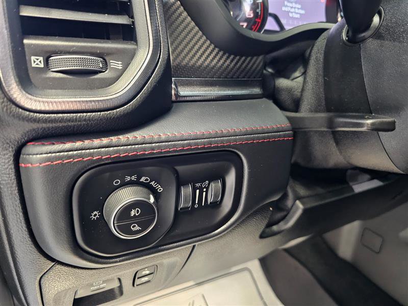 Vehicle image 16 of 29