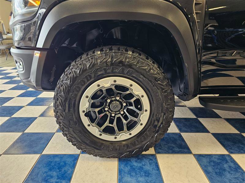 Vehicle image 27 of 29