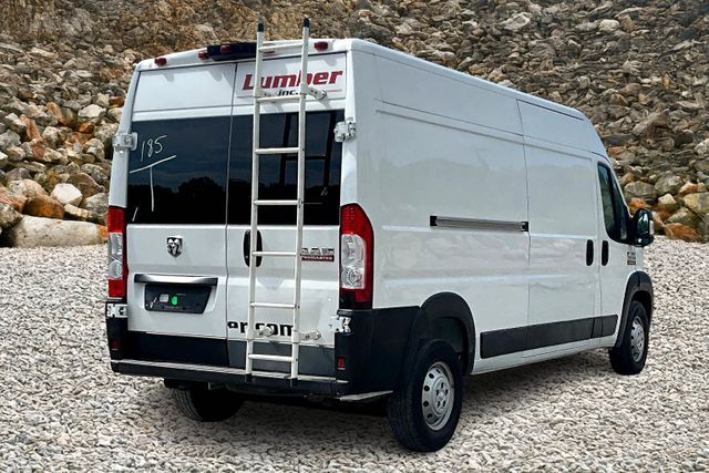 Vehicle image 4 of 32