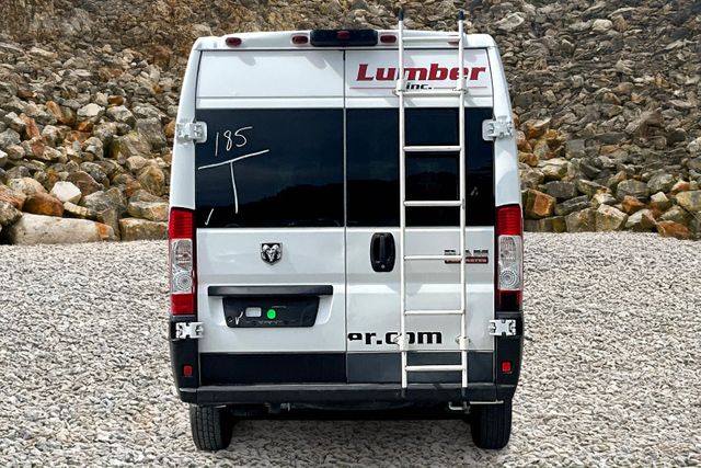 Vehicle image 5 of 32