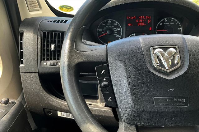 Vehicle image 26 of 32