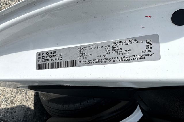 Vehicle image 21 of 32