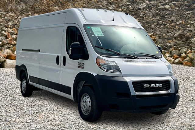Vehicle image 3 of 32