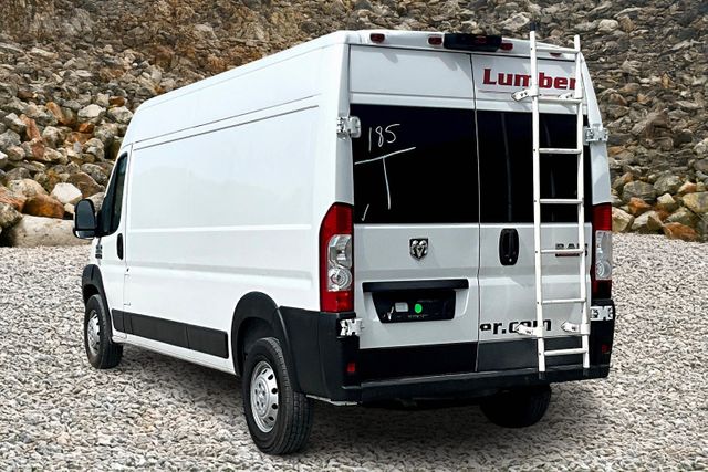 Vehicle image 6 of 32