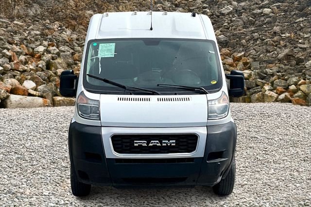Vehicle image 2 of 32