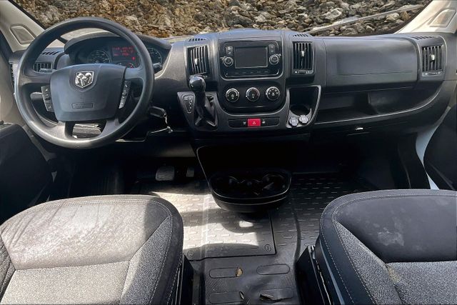 Vehicle image 14 of 32