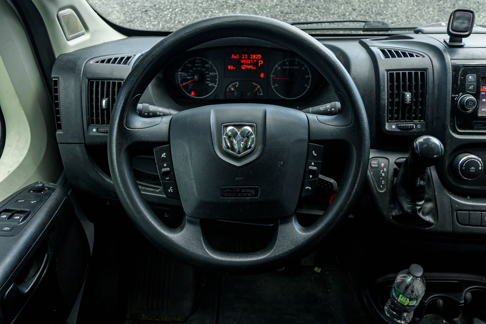 Vehicle image 5 of 6