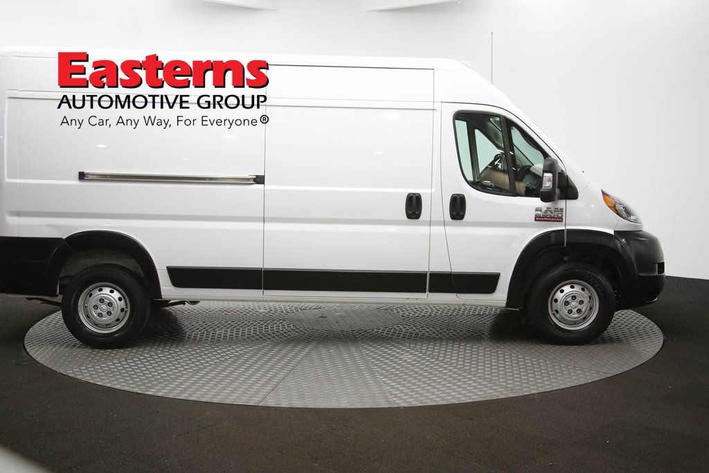 Vehicle image 19 of 60