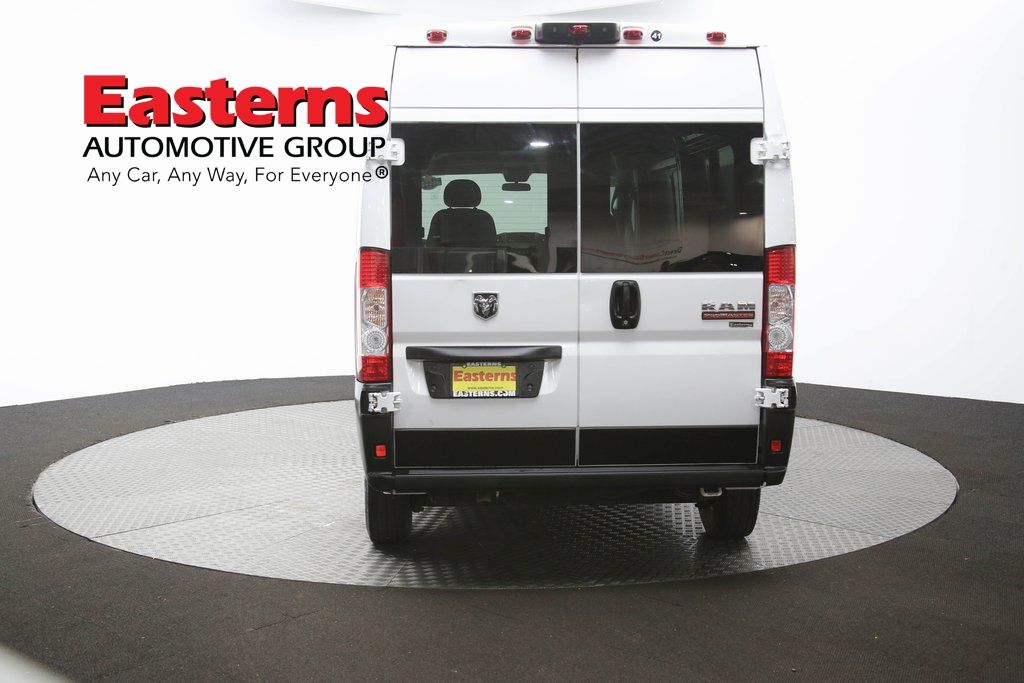 Vehicle image 13 of 60