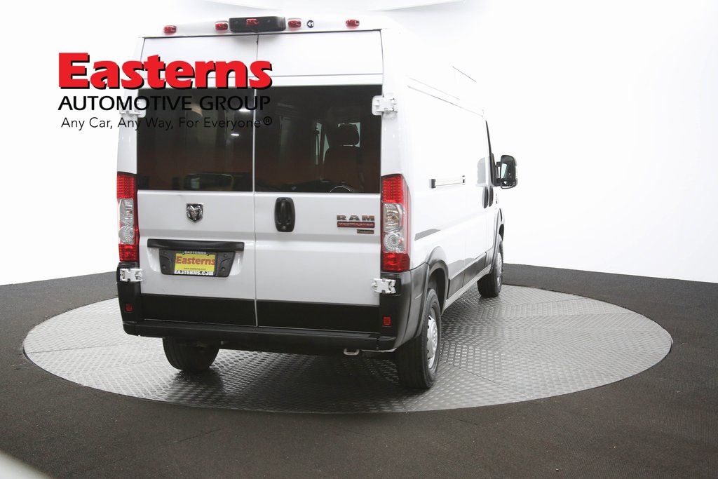 Vehicle image 14 of 60