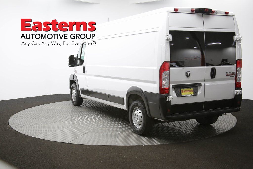 Vehicle image 34 of 60