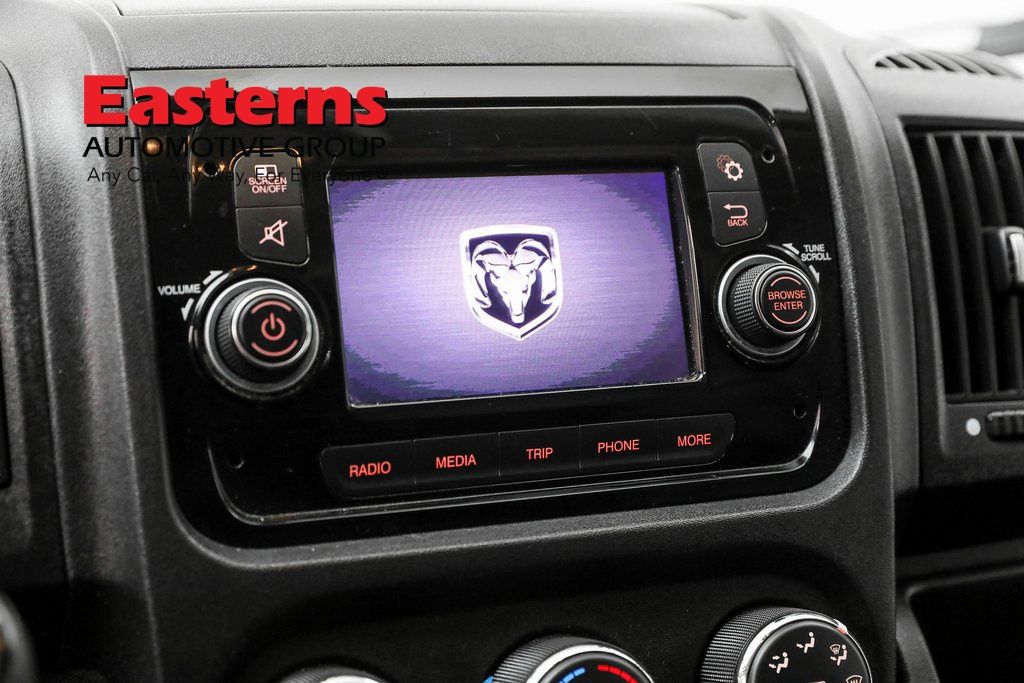 Vehicle image 47 of 60