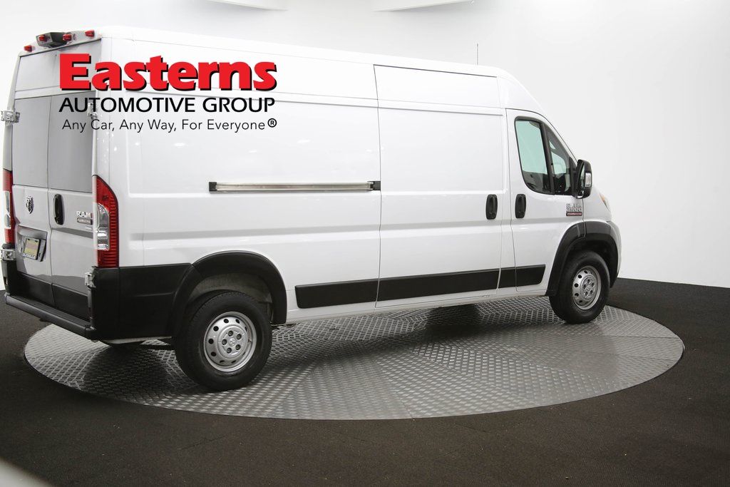 Vehicle image 16 of 60