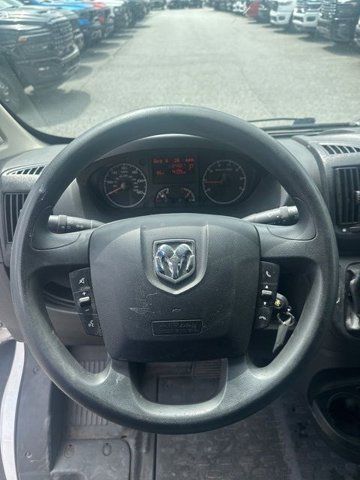 Vehicle image 11 of 13