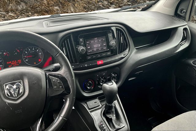 Vehicle image 8 of 33