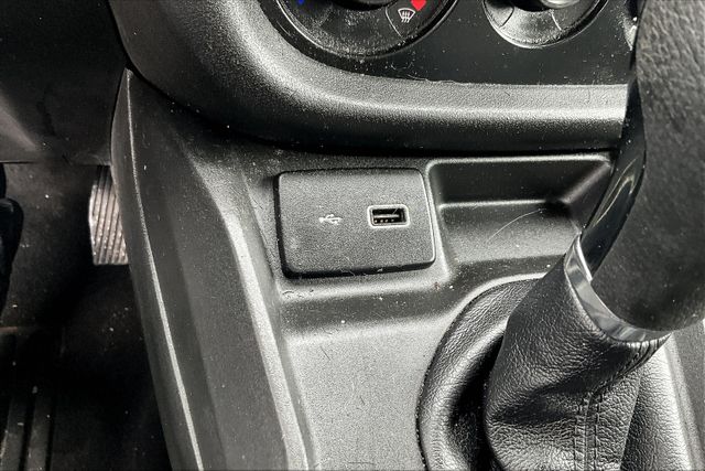Vehicle image 32 of 33