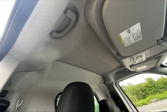 Vehicle image 22 of 33