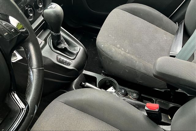 Vehicle image 14 of 33