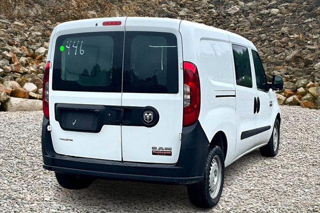Vehicle image 4 of 33