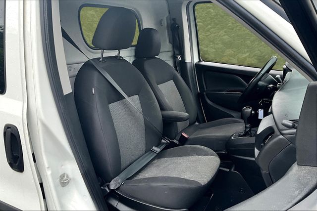 Vehicle image 9 of 33