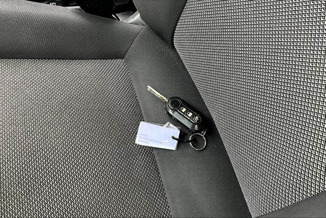 Vehicle image 12 of 33