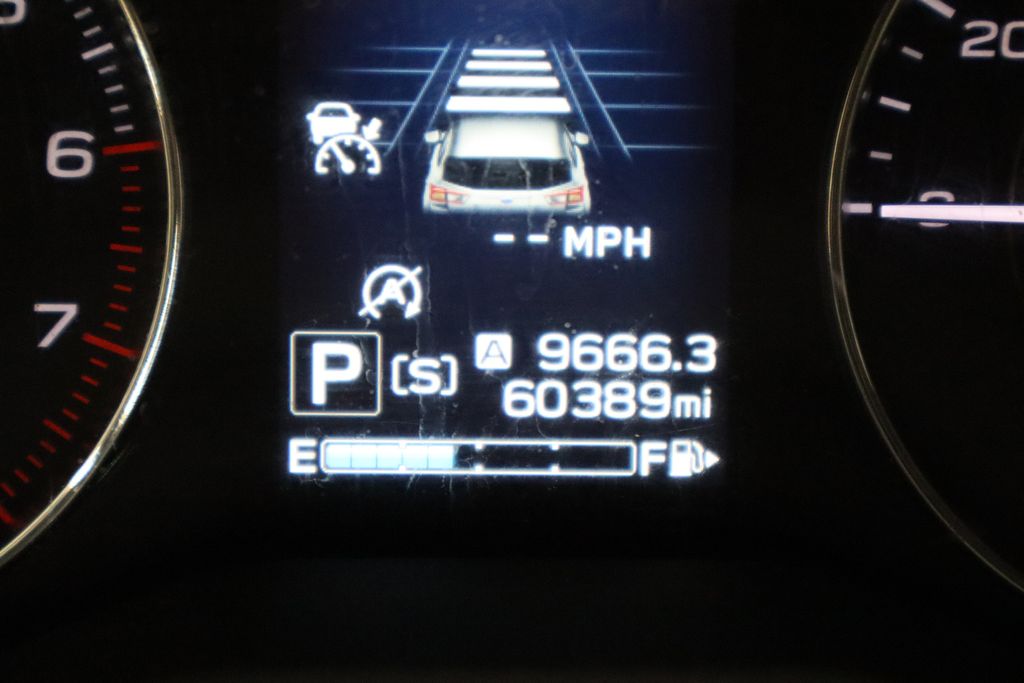 Vehicle image 33 of 38