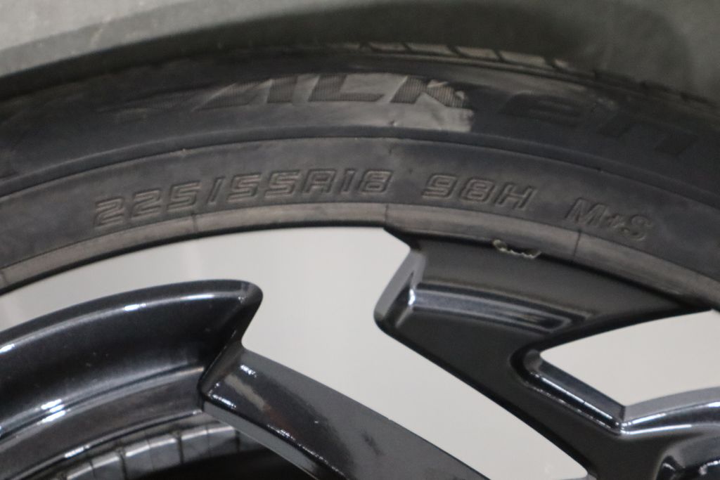 Vehicle image 36 of 38