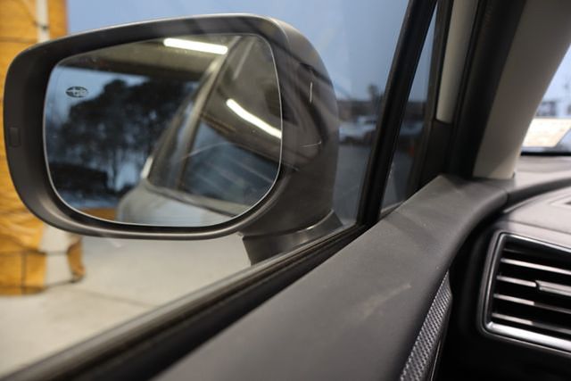 Vehicle image 39 of 40