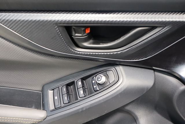 Vehicle image 31 of 40